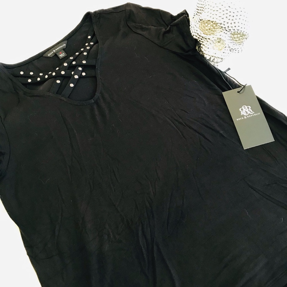 Rock & Republic, Criss cross studded V- neck